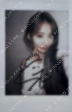 tmrw Magazine China SAKURA photocard image