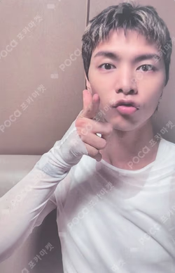 WALK KMS JOHNNY photocard image