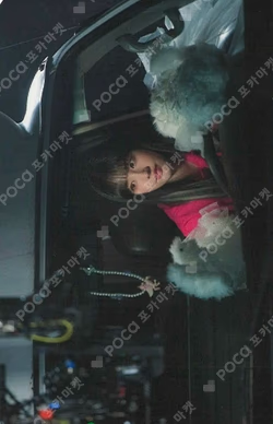 STAYC ✕ MOMENTICA WELCOME CAFE