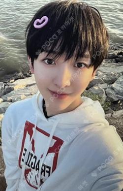 My First Flip BROADCAST Donghyeon photocard image