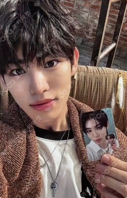 My First Flip Minje photocard image