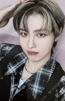 Youth Chapter 3 : ROMANTIC YOUTH fromm store AYDEN photocard image