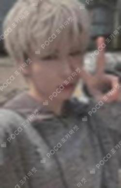 ONEWE 3rd Live Concert [O! NEW E!volution Ⅲ] LIGHT STICK POUCH + STRAP GIUK photocard image