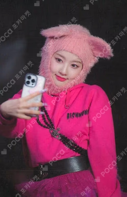 STAYC ✕ MOMENTICA WELCOME CAFE