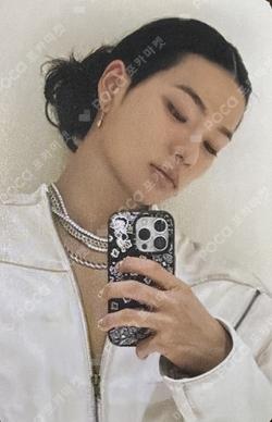 FAMOUS YETIMALL TARZZAN photocard image