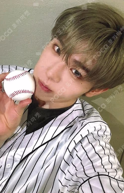 ZEROBASEONE KIM TAERAE photocard image