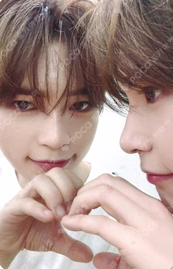 NEVER SAY NEVER DIGIPACK Ver. MAKESTAR