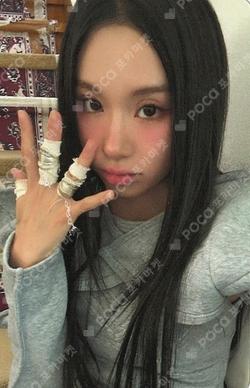 LIL FANTASY vol.1 Sparkle ver. APPLEMUSIC CHAEYOUNG photocard image