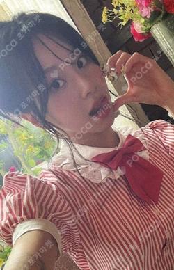 LIL FANTASY vol.1 Sparkle ver. APPLEMUSIC CHAEYOUNG photocard image