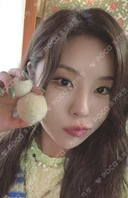 2024 Whee In 1ST WORLD TOUR :  WHEE IN THE MOOD [BEYOND] ENCORE VINYL POSTER Whee In photocard image