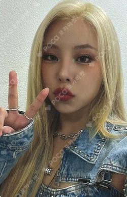 IN the mood APPLEMUSIC Whee In photocard image