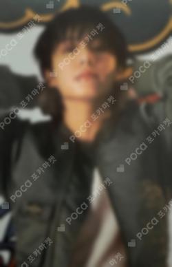 GOLDEN Walmart Exclusive JUNGKOOK photocard image