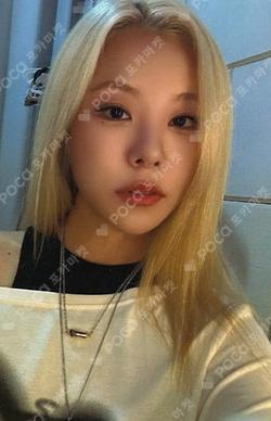 IN the mood KTOWN4U Whee In photocard image