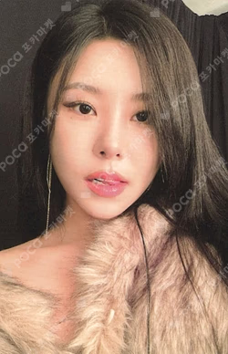 Whee In 2025 SEASON'S GREETINGS [Whee In's Either Side]