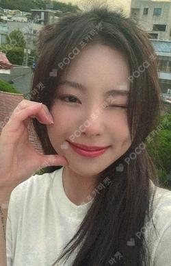Whee In 2025 SEASON'S GREETINGS [Whee In's Either Side] EVERLINE Whee In photocard image
