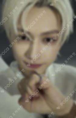 SEVENTEEN WORLD TOUR [NEW_] Trading Card Set JUN photocard image