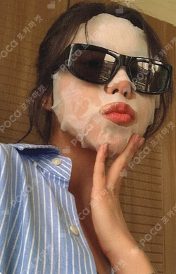 Whee In 2025 SEASON'S GREETINGS [Whee In's Either Side] APPLEMUSIC Whee In photocard image