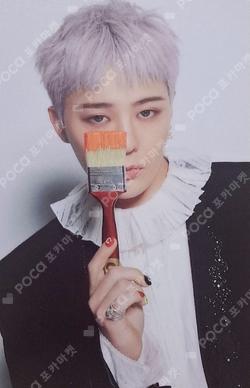 wrtn G-DRAGON photocard image