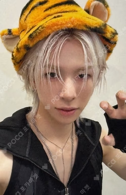 LOUD & PROUD APPLEMUSIC JIHO photocard image