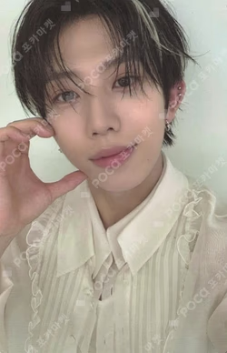 Electric Heart : Born to Glow YUN GYU photocard image