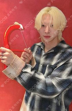 LOUD & PROUD EVERLINE JIHO photocard image