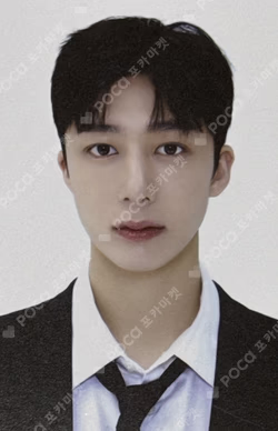 Imagen de la photocard de HYUNGWON de MONSTA X