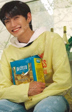 OMEGA X DEBUT 3rd ANNIVERSARY POP-UP STORE LUCKY DRAW TAEDONG photocard image