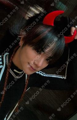 LOUD & PROUD BROADCAST SIYUN photocard image