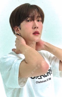 EI8ER LIMITED meets: [OMEGA X] RANDOM TRADING CARD JUNGHOON photocard image