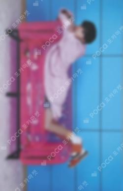 BE (Deluxe Edition) J-Hope photocard image