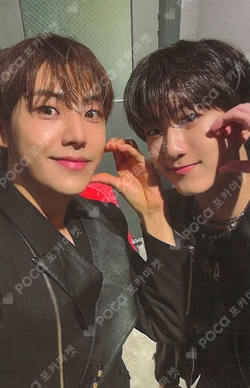 YOUNITE 1ST CONCERT [YOUNIVERSE : CONNECTED] YOUNIVERSE UNIT PHOTOCARD SET