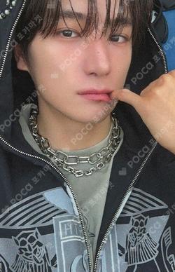 a;effect APPLEMUSIC LUCKY DRAW HYUNJAE photocard image