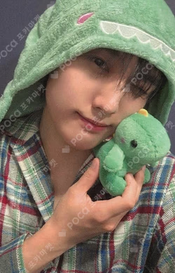 a;effect APPLEMUSIC LUCKY DRAW JACOB photocard image