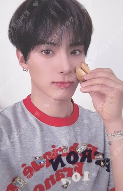 LUCKY LITTLE THINGS ERIC photocard image