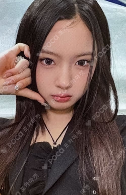 DANCING ALONE WITHMUU KYA photocard image