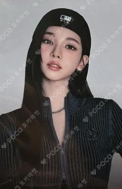 MLB KARINA photocard image