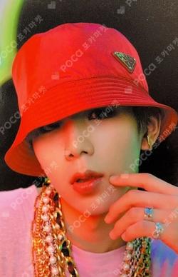 RESONANCE Pt.1 3D LENTICULAR CARD SET