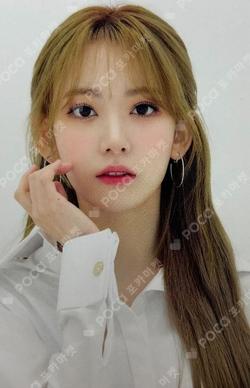 ONE, THE STORY TRADING CARD SAKURA photocard image