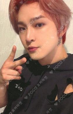 Mystery Box IDOL STORE LEEDO photocard image