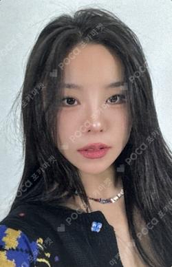 WHEE IN BIRTHDAY CAFE NAVIDABANG REWARD Whee In photocard image