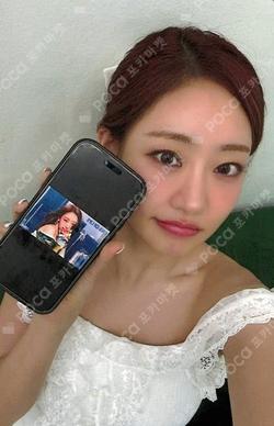 224 QQ MUSIC JULIE photocard image