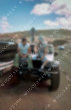 HYPE VIBES Amazon Unit photocard image