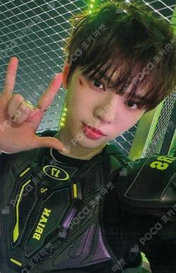 ONE HEARTED hello82 BRIAN photocard image