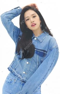 ONE, THE STORY TRADING CARD ANYUJIN photocard image