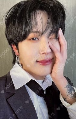 WE : Dream Chaser WE ver. GIUK photocard image