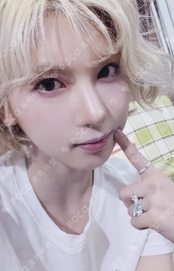 NMIXX 1ST FAN MEETING 'NSWER VACATION' REWARD BAE photocard image