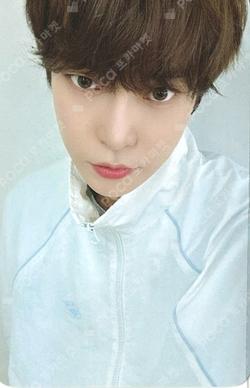 2025 DOYOUNG ENCORE CONCERT [Yours] WIND BREAKER SET