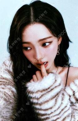 2025 aespa LIVE TOUR SYNK : aeXIS LINE in JAPAN RANDOM PHOTOCARD KARINA photocard image