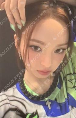 WE GO UP UP Ver. CHIQUITA photocard image