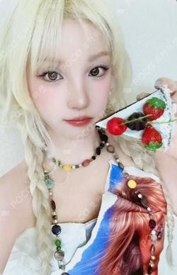 Motivation POP UP STORE PHOTOCARD SET YUQI photocard image